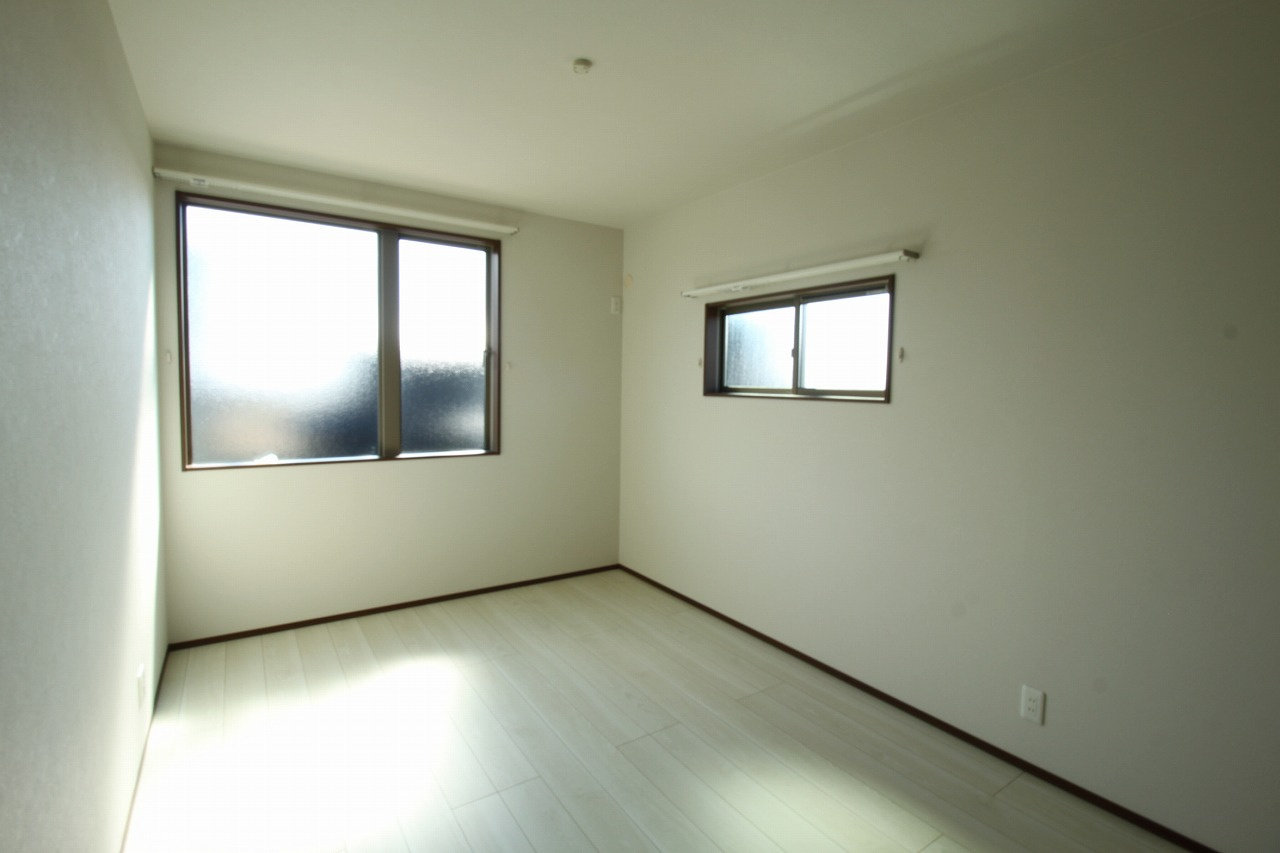 香南市野市町西野　新築戸建　⑦　駐車場５台　（全2棟）の前面道路含む現地写真|道路幅　6.0ｍ