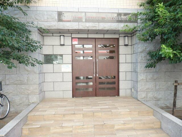 サンテミリオン池袋Ⅱのエントランス