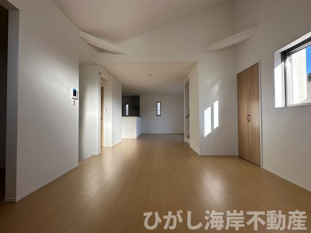 藤沢市辻堂東海岸1丁目　新築戸建　全２棟のダイニング|23.8帖　開放感のある吹抜のLDK