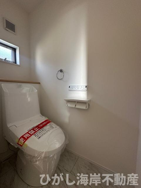 藤沢市辻堂東海岸1丁目　新築戸建　全２棟のトイレ|洗浄機能付きお手洗い