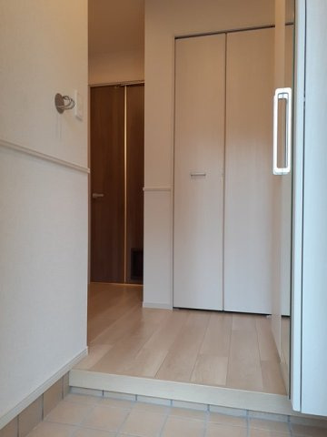 バイリンの玄関|収納もある玄関です