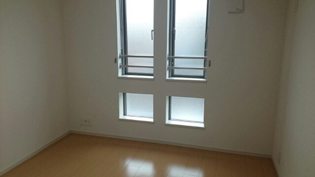 ウエストサイドケープの内装|明るい室内です