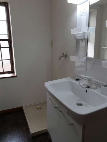 ベイサイド水草の独立洗面台|使いやすい洗面所です