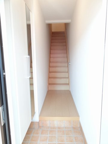 ロータスⅡの玄関|収納もある玄関です