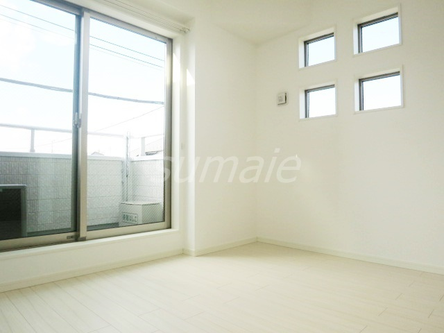 Glanz赤羽WESTの居間・リビング|2面採光のお部屋です！