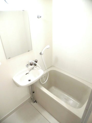 エルディムナツメＤの浴室|落ち着いた空間のお風呂です