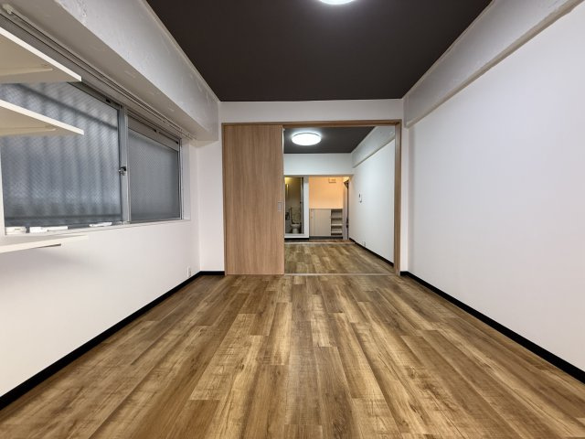 ラ・サルビア桜塚の居間・リビング