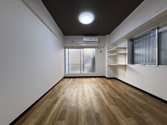 ラ・サルビア桜塚の居間・リビング