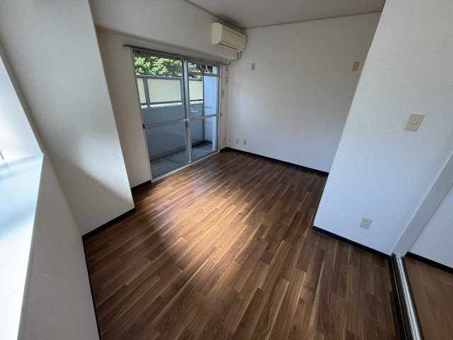 サンパレス２１刀根山の洋室