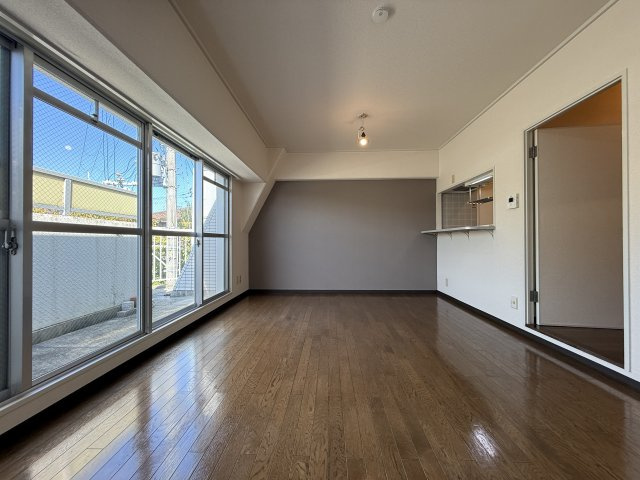 サンパレス２１刀根山の居間・リビング