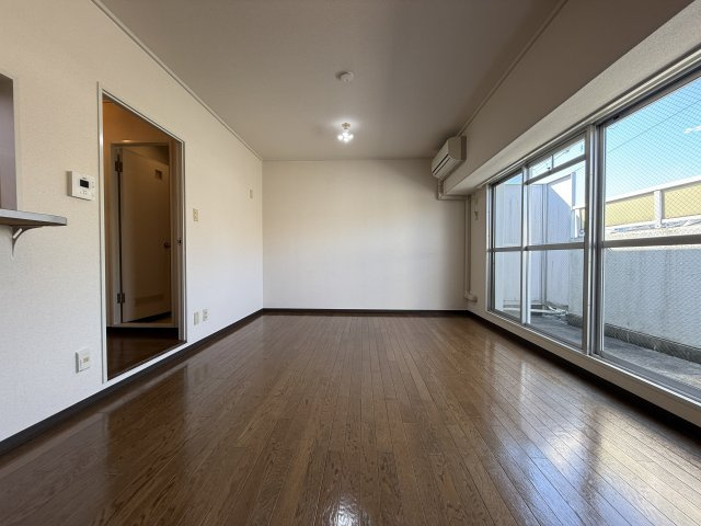 サンパレス２１刀根山の居間・リビング