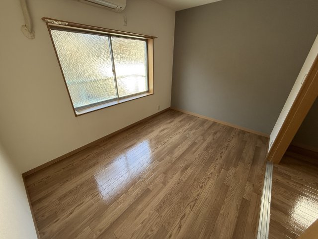 ジェーコーポの洋室