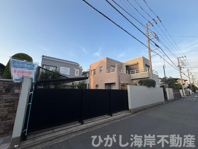 藤沢市鵠沼松が岡4丁目　中古戸建の前面道路含む現地写真|現地外観