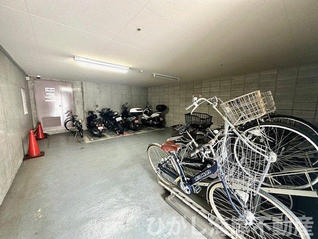 クリオ平塚龍城ケ丘壱番館の駐車場|敷地内駐輪場