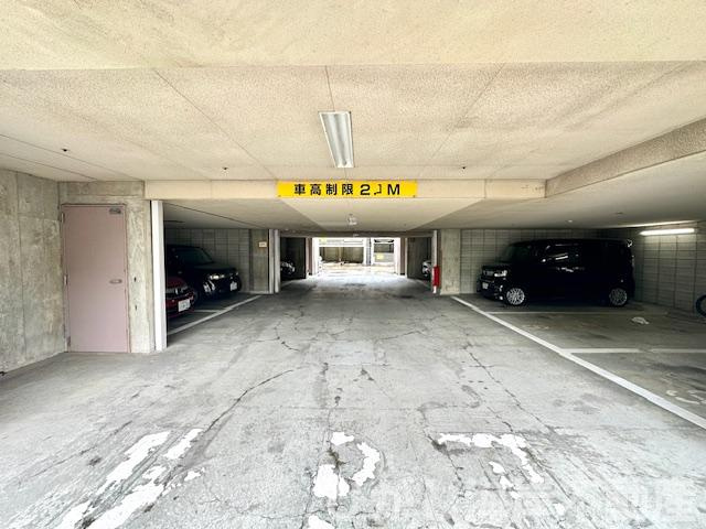 クリオ平塚龍城ケ丘壱番館の駐車場|敷地内駐車場