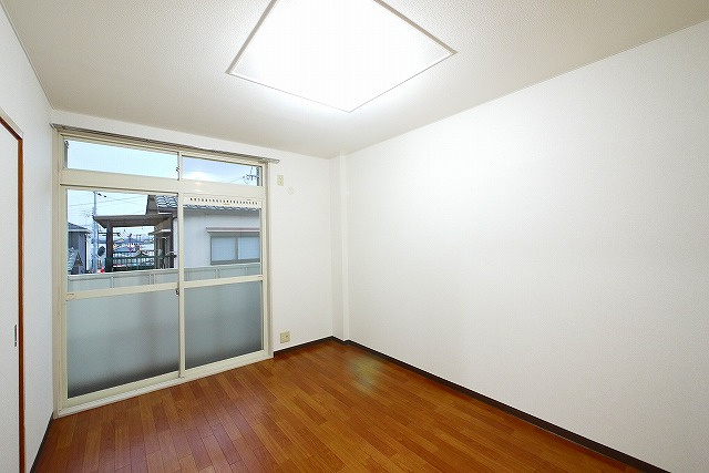 レジデンス桜池の洋室|使い勝手のいい洋室です