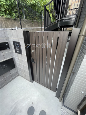 【エントランス】 | MIRAIS根岸