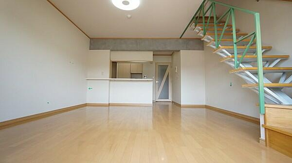 川崎市多摩区宿河原６丁目の賃貸マンションの居間・リビング