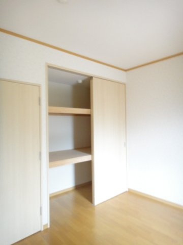 川崎市多摩区宿河原６丁目の賃貸マンションの収納