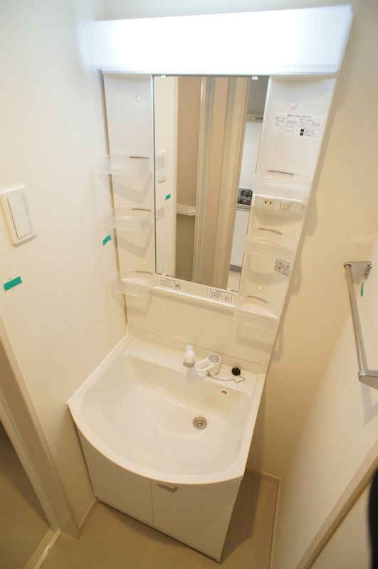 リブリ・鈴谷の独立洗面台