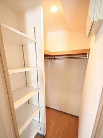 フローライト南森町の収納