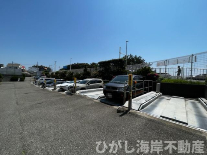 ダイアパレス湘南虹ケ浜オーシャンビューの駐車場|敷地内駐車場