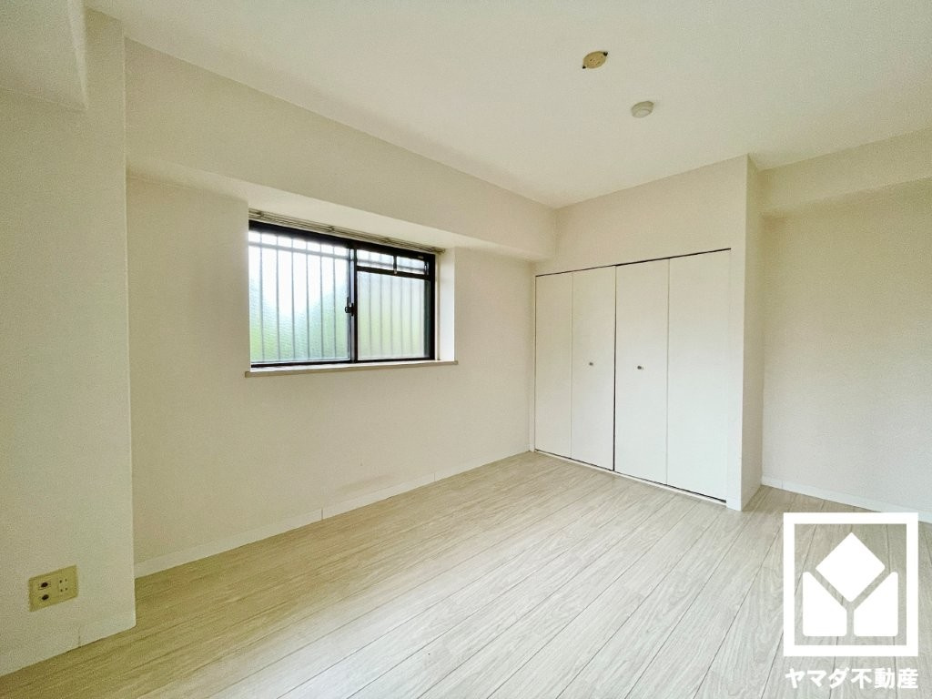 朝日プラザ石清水の洋室