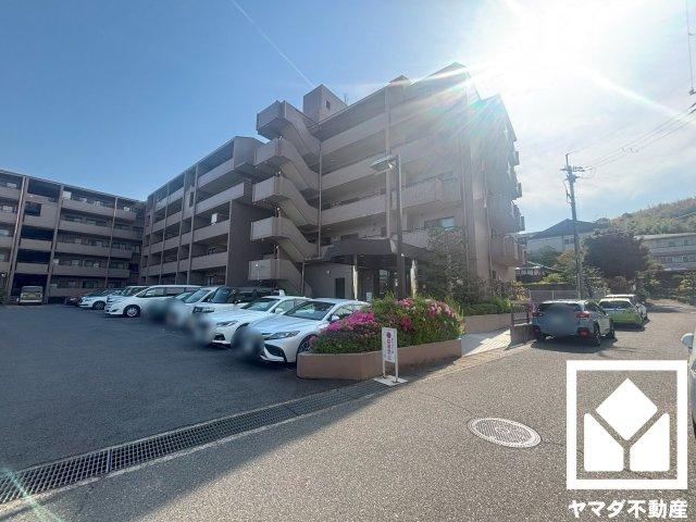 朝日プラザ石清水の外観