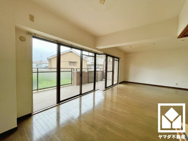 朝日プラザ石清水の居間・リビング