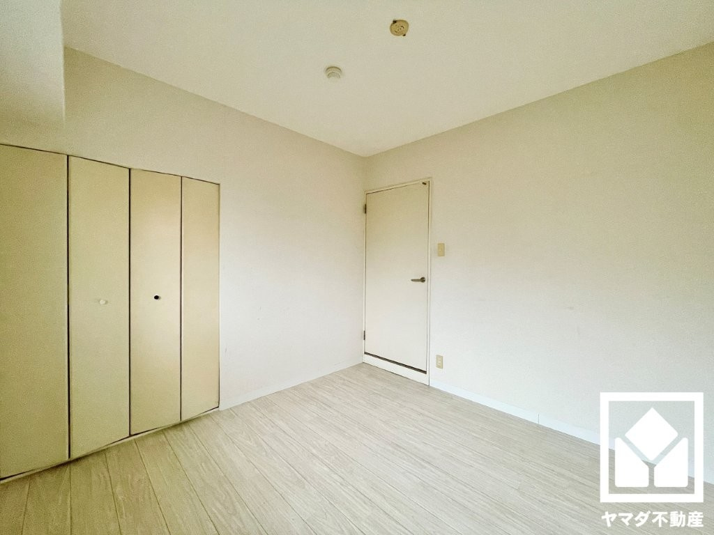 朝日プラザ石清水の洋室