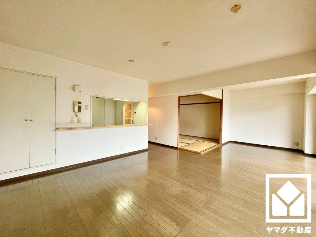 朝日プラザ石清水の居間・リビング