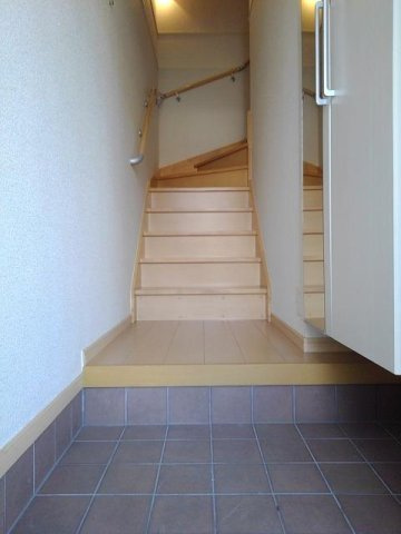 エクセラン・ルポ　Ａの玄関