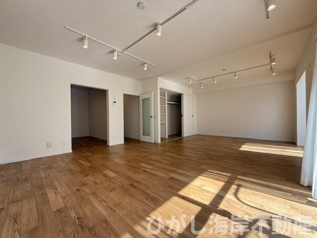 ライトタウン茅ケ崎4のダイニング|新規リフォーム完了！　22.2帖　LDK