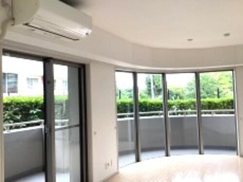 ライオンズヴィラッジオ玉川学園フォレストレジデンスの居間・リビング|リビングダイニング