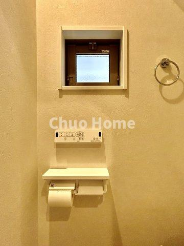 葛飾区東四つ木1丁目中古住宅の内装|【ウォシュレット】清潔に使いたいお手洗いには最適な設備です。もちろんウォームレットも標準装備です。