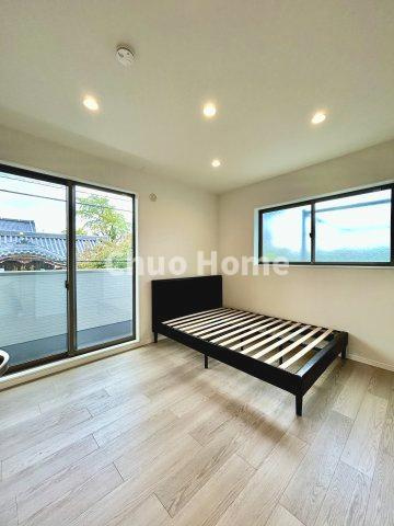 葛飾区東四つ木1丁目中古住宅の子供部屋|【子供部屋】お子様を持つ家庭の約6割が「家族や子どものため」に購入を希望。入学後の転校を避け、広い空間でのびのび育てたいなどの親心が、家探しのきっかけになっているようです。