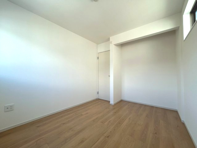 【価格改定】京都市西京区大原野上里紅葉町の洋室|洋室（約4.96帖）
書斎や趣味部屋等、様々な用途でご使用いただけます！