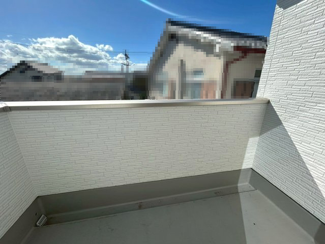 【価格改定】京都市西京区大原野上里紅葉町のバルコニー|洋室（約6.75帖）から出られる南向きバルコニー
日当たり・通風良好です！