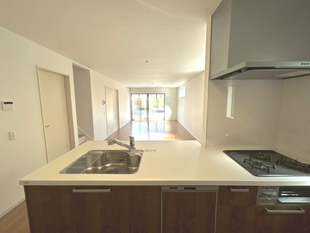 【価格改定】京都市西京区大原野上里紅葉町のキッチン|お料理をしながら、お子様の様子を見守れる対面キッチンです！