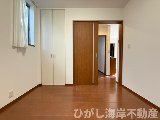 茅ヶ崎市菱沼1丁目　中古戸建の寝室|新規リフォーム完了！　4.3帖　サービスルーム