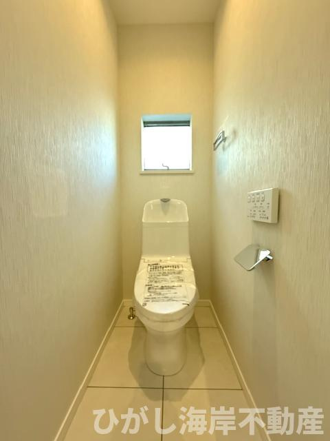 茅ヶ崎市菱沼1丁目　中古戸建のトイレ|新規リフォーム完了！　洗浄機能付きお手洗い