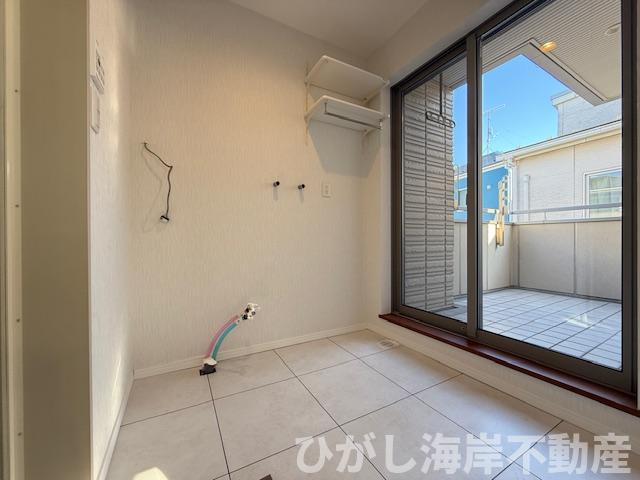 茅ヶ崎市菱沼1丁目　中古戸建の脱衣所|10月30日撮影　脱衣スペース