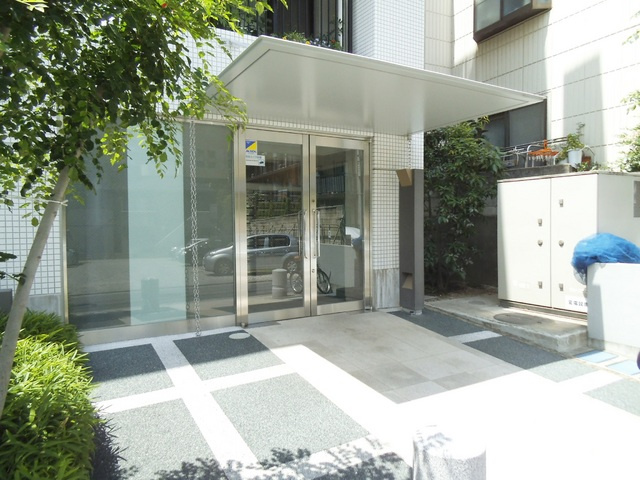 ART赤羽のエントランス|オシャレなエントランスです！