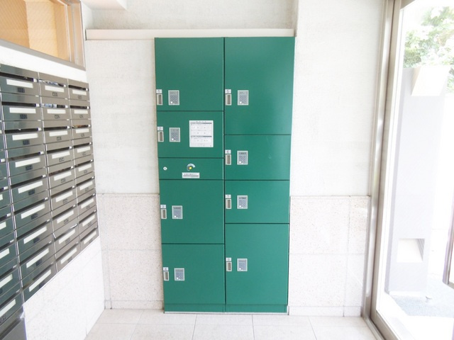 ART赤羽のその他共用部分|宅配ボックスは単身者に大人気！