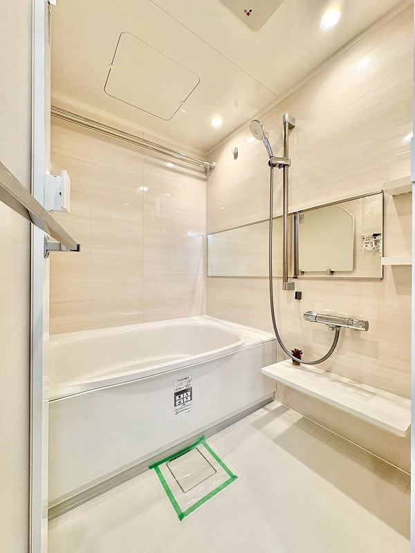 練馬区貫井1丁目　三方角部屋　家具エアコン付　新規フルリノベーションの浴室