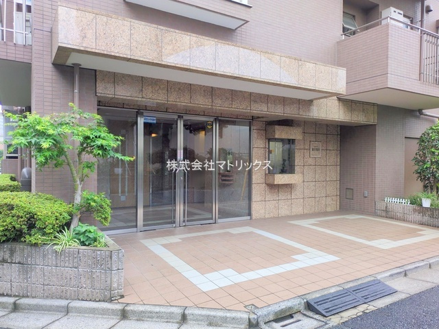 練馬区貫井1丁目　三方角部屋　家具エアコン付　新規フルリノベーションのエントランス