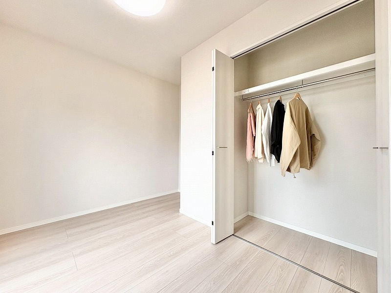 練馬区貫井1丁目　三方角部屋　家具エアコン付　新規フルリノベーションの洋室