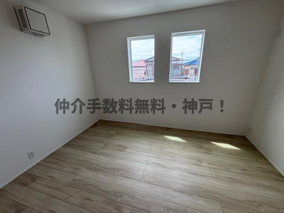 【洋室】 | 神戸市西区玉津町今津　新築戸建2号棟　仲介手数料無料！ | 使い勝手のいい洋室です