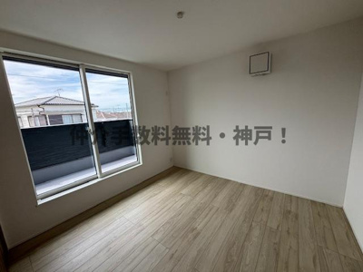 【洋室】 | 神戸市西区玉津町今津　新築戸建2号棟　仲介手数料無料！ | 個人の部屋や寝室として使える洋室です