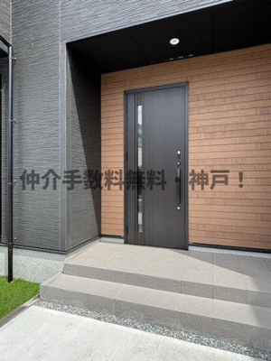 【玄関】 | 神戸市西区玉津町今津　新築戸建2号棟　仲介手数料無料！ | 毎日通る玄関はこちらです